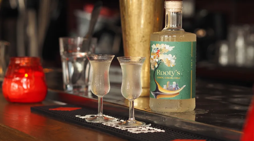 Image_of_glasses_and_bottle_202607150949.webp